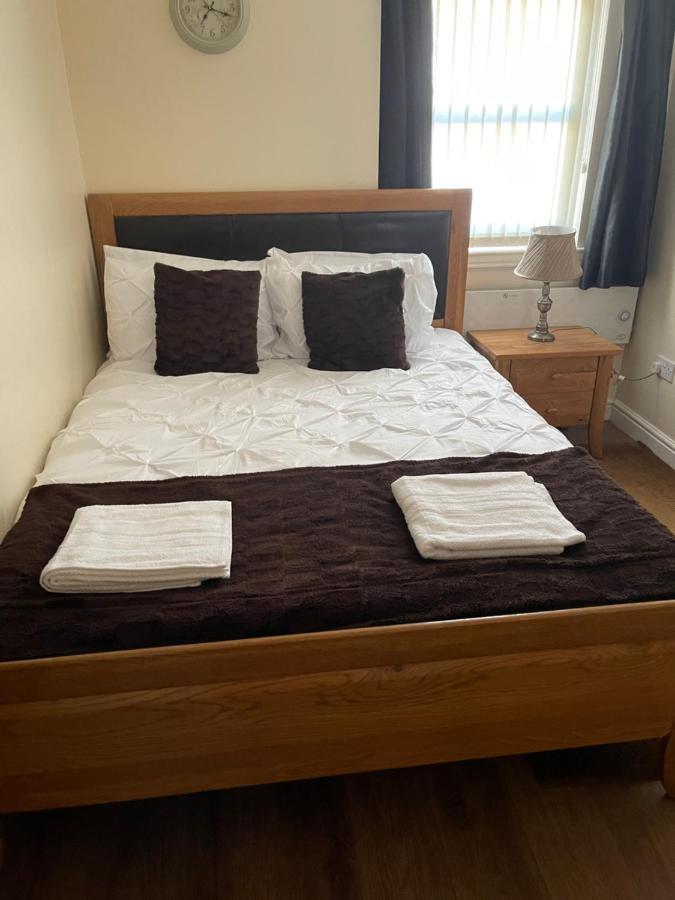 Fife Apartments Дънфърмлин Екстериор снимка